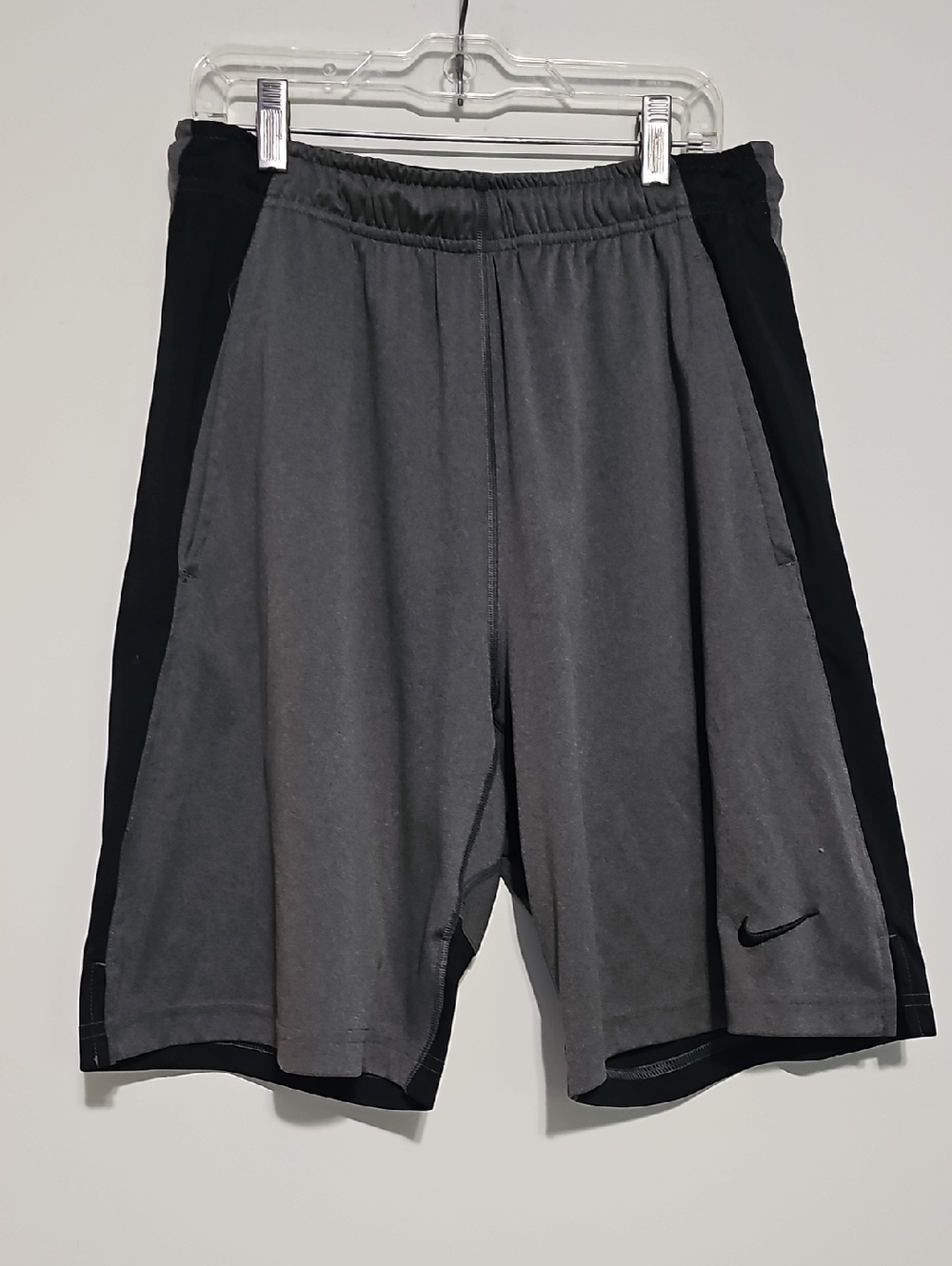 Nike Men's Gray and Black Training Shorts Dri-Fit Sz SMALL